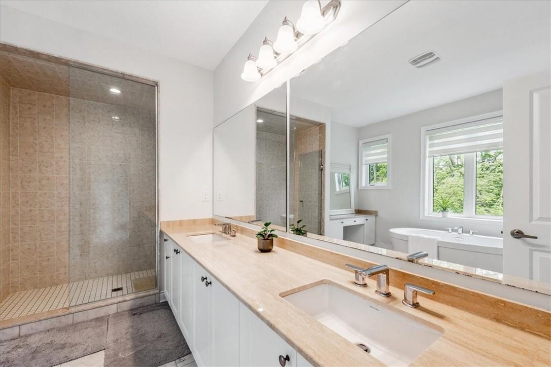 912 Forest Creek Court, Kitchener, Ontario  N2R 0M6 - Photo 31 - H4205294