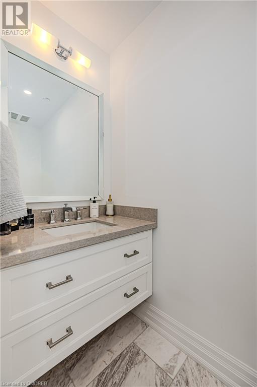 2060 Lakeshore Road Unit# 802, Burlington, Ontario  L7R 0G2 - Photo 22 - 40640175