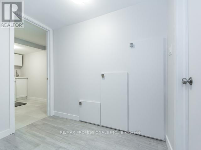 Lower - 422 Jane Street, Toronto (Lambton Baby Point), Ontario  M6S 3Z8 - Photo 21 - W9294498