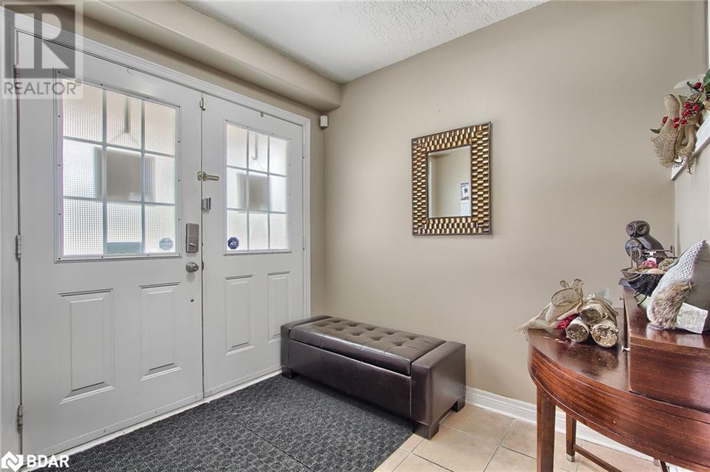 22 Benjamin Lane, Barrie, Ontario  L4N 0S2 - Photo 2 - 40640116