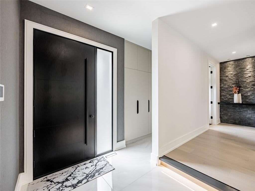 1503 Pembroke Drive, Oakville, Ontario  L6H 1V6 - Photo 3 - H4205238