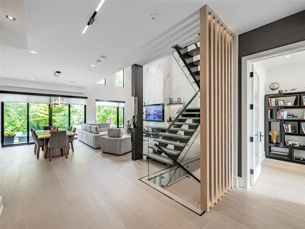 1503 Pembroke Drive, Oakville, Ontario  L6H 1V6 - Photo 5 - H4205238