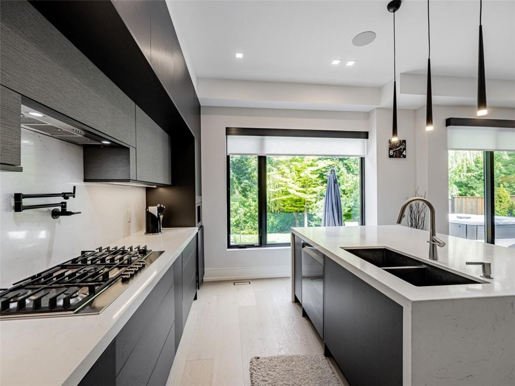 1503 Pembroke Drive, Oakville, Ontario  L6H 1V6 - Photo 9 - H4205238