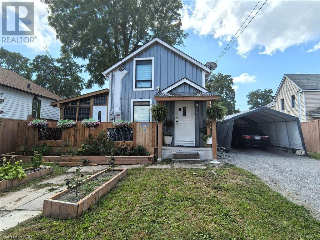 30 Forsythe Street, Fort Erie, Ontario  L2A 1X2 - Photo 1 - 40640255