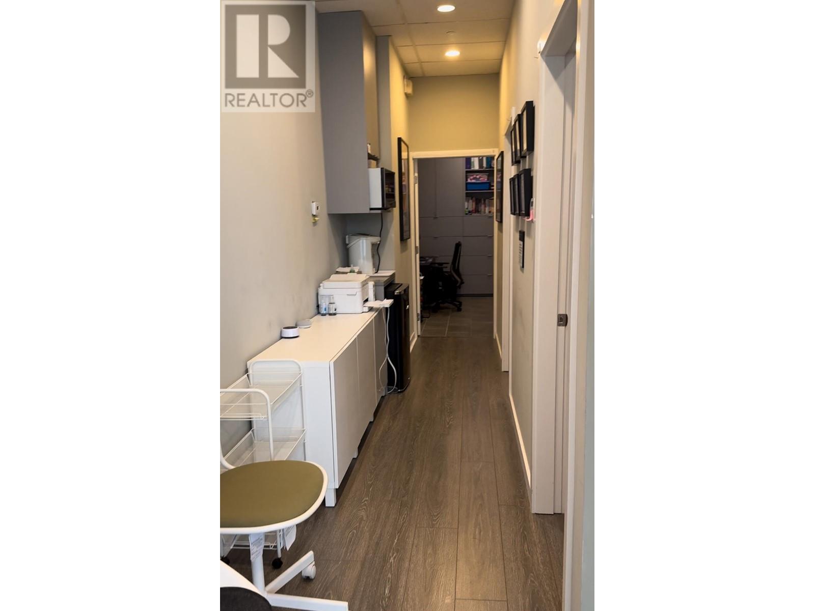 Listing Picture 5 of 18 : 2025 8888 ODLIN CRESCENT, Richmond / 烈治文 - 魯藝地產 Yvonne Lu Group - MLS Medallion Club Member