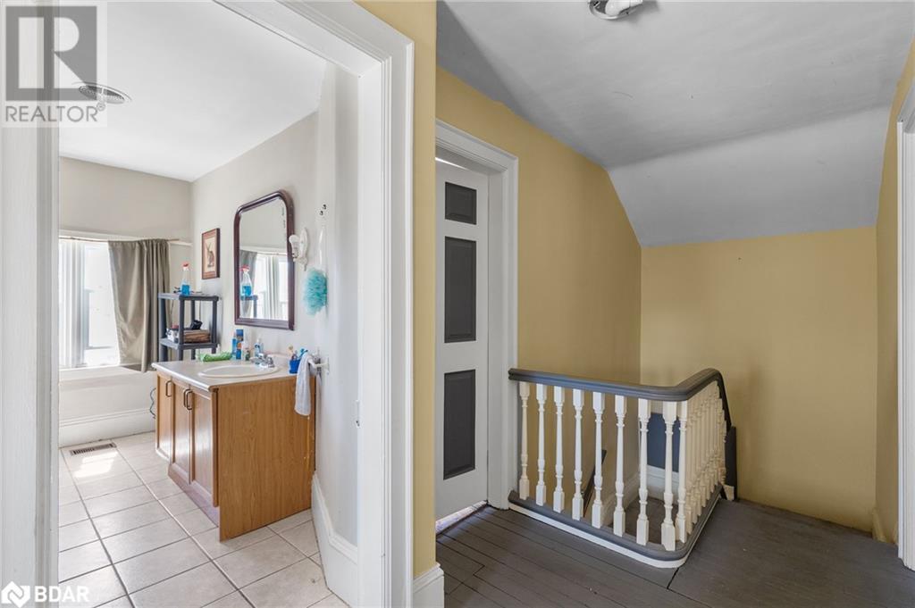 138 Peel Street, Barrie, Ontario  L4M 3L6 - Photo 24 - 40640401