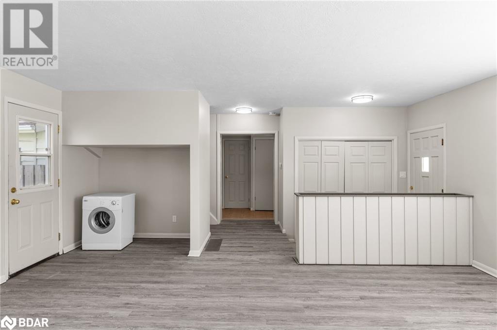 138 Peel Street, Barrie, Ontario  L4M 3L6 - Photo 3 - 40640401