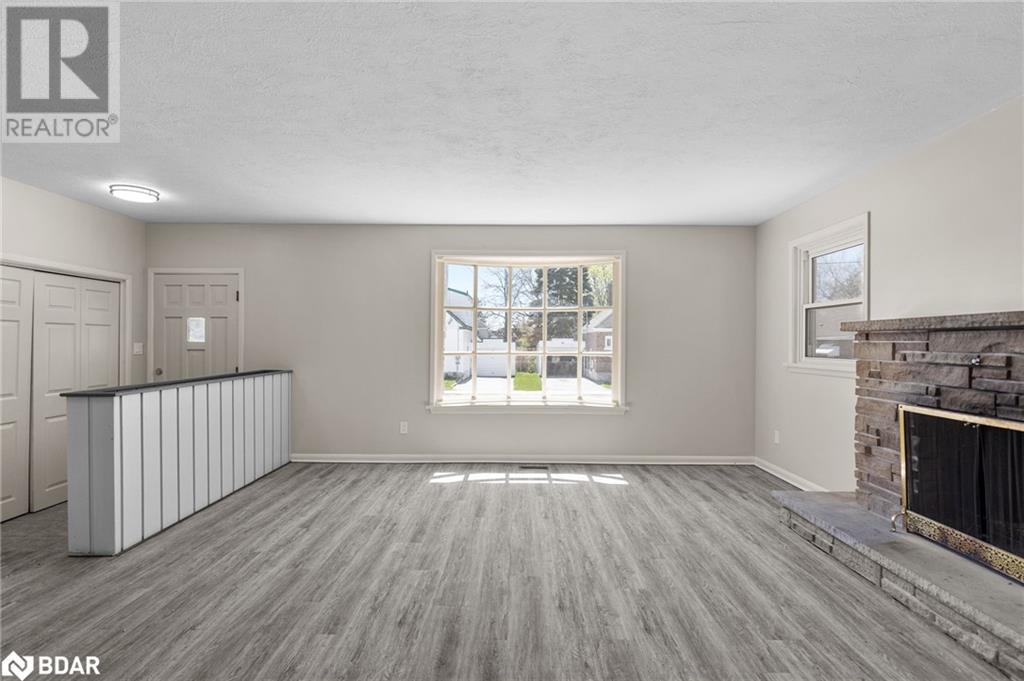 138 Peel Street, Barrie, Ontario  L4M 3L6 - Photo 4 - 40640401