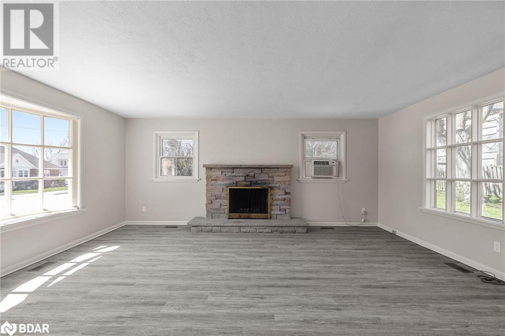 138 Peel Street, Barrie, Ontario  L4M 3L6 - Photo 5 - 40640401