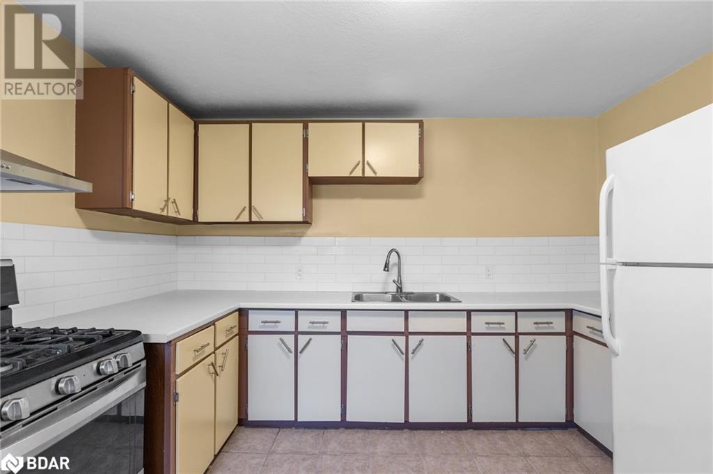 138 Peel Street, Barrie, Ontario  L4M 3L6 - Photo 9 - 40640401