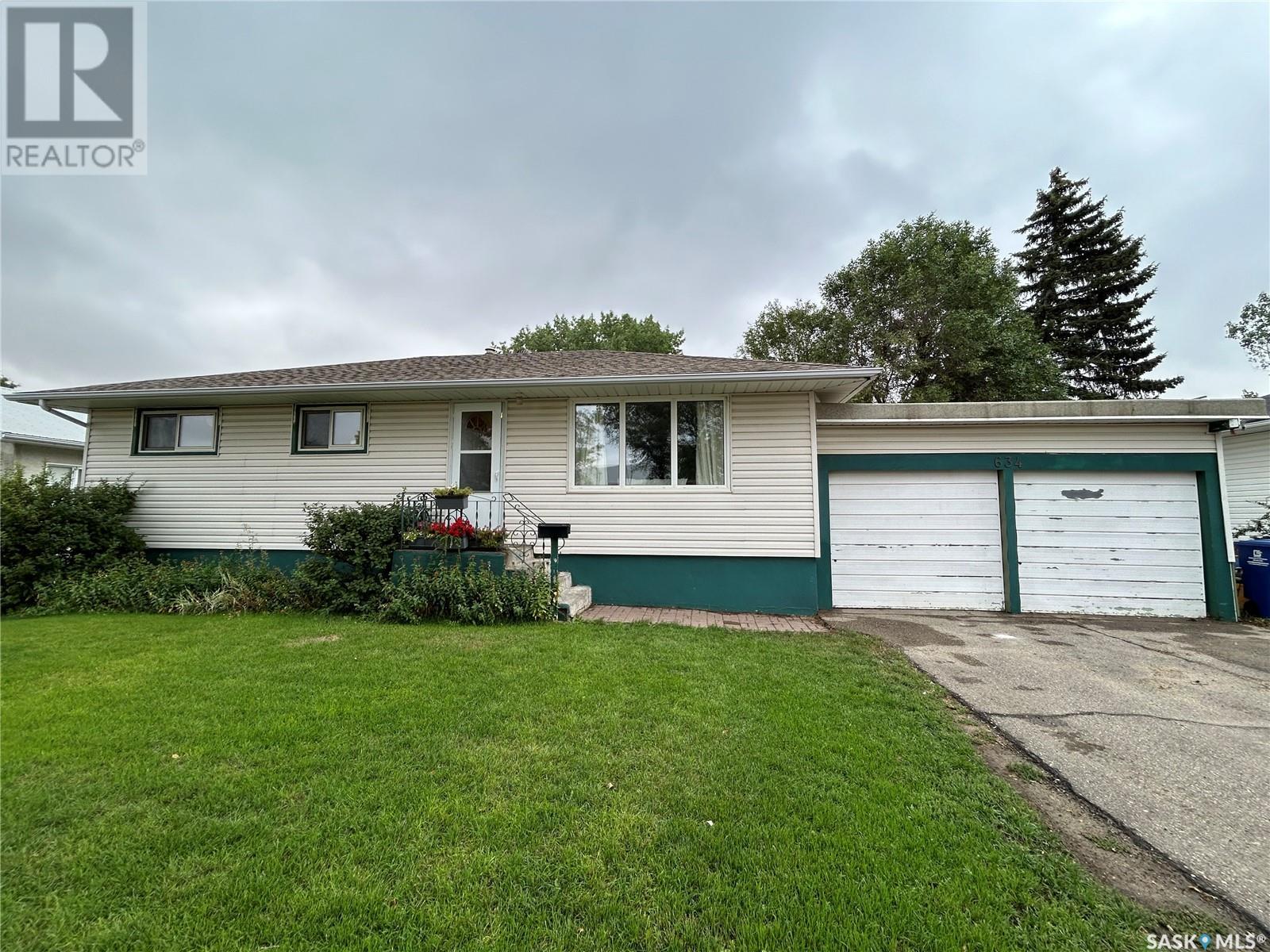 634 King STREET, weyburn, Saskatchewan