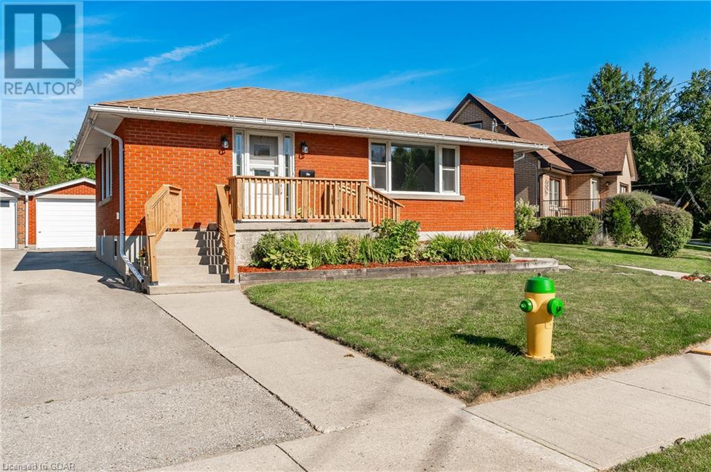 15 Summit Crescent, Guelph, Ontario  N1H 1S2 - Photo 1 - 40639710