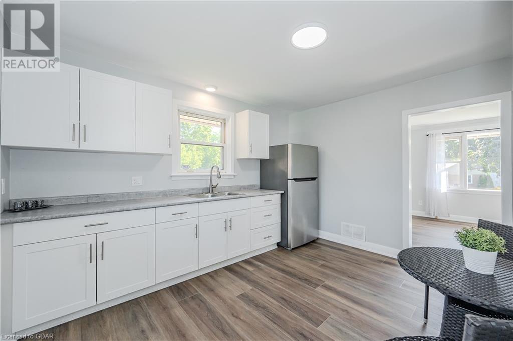 15 Summit Crescent, Guelph, Ontario  N1H 1S2 - Photo 17 - 40639710