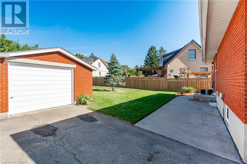 15 Summit Crescent, Guelph, Ontario  N1H 1S2 - Photo 40 - 40639710