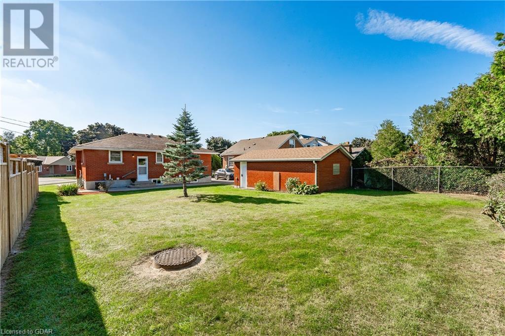 15 Summit Crescent, Guelph, Ontario  N1H 1S2 - Photo 45 - 40639710