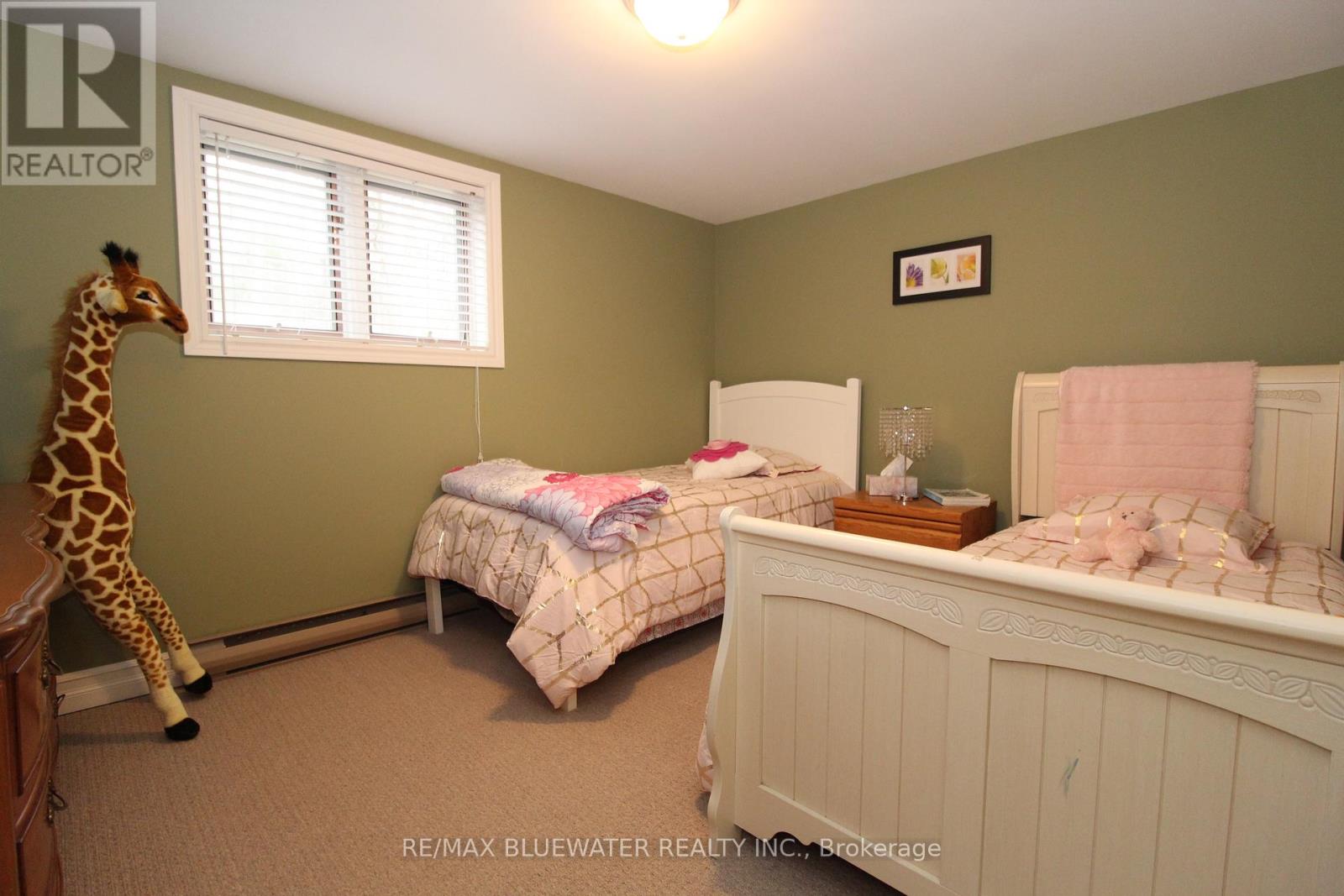 10322 Grand Oaks Drive, Lambton Shores (Grand Bend), Ontario  N0M 1T0 - Photo 30 - X9295382