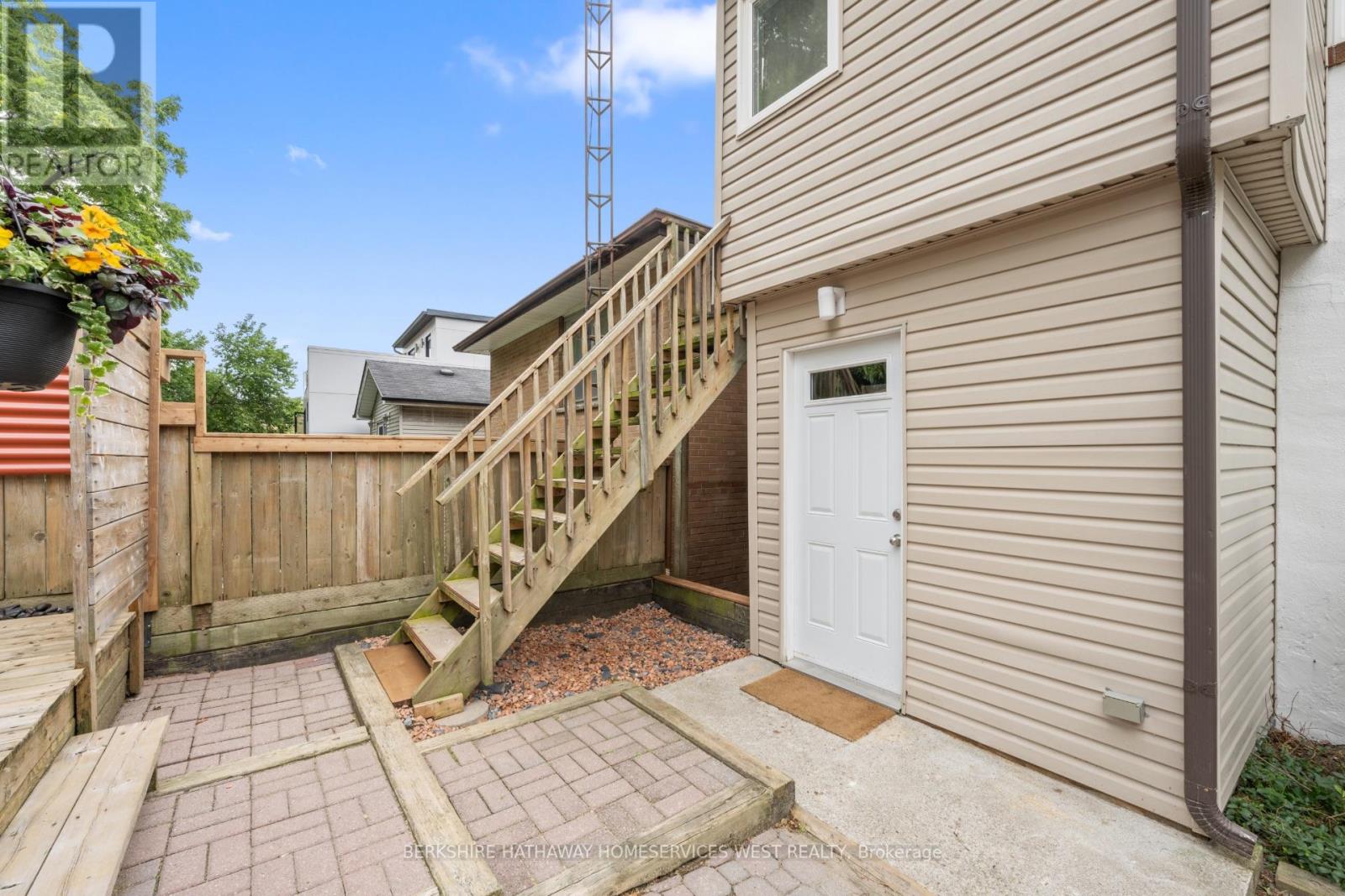 15 Runnymede Road, Toronto (High Park-Swansea), Ontario  M6S 2Y1 - Photo 36 - W9295577