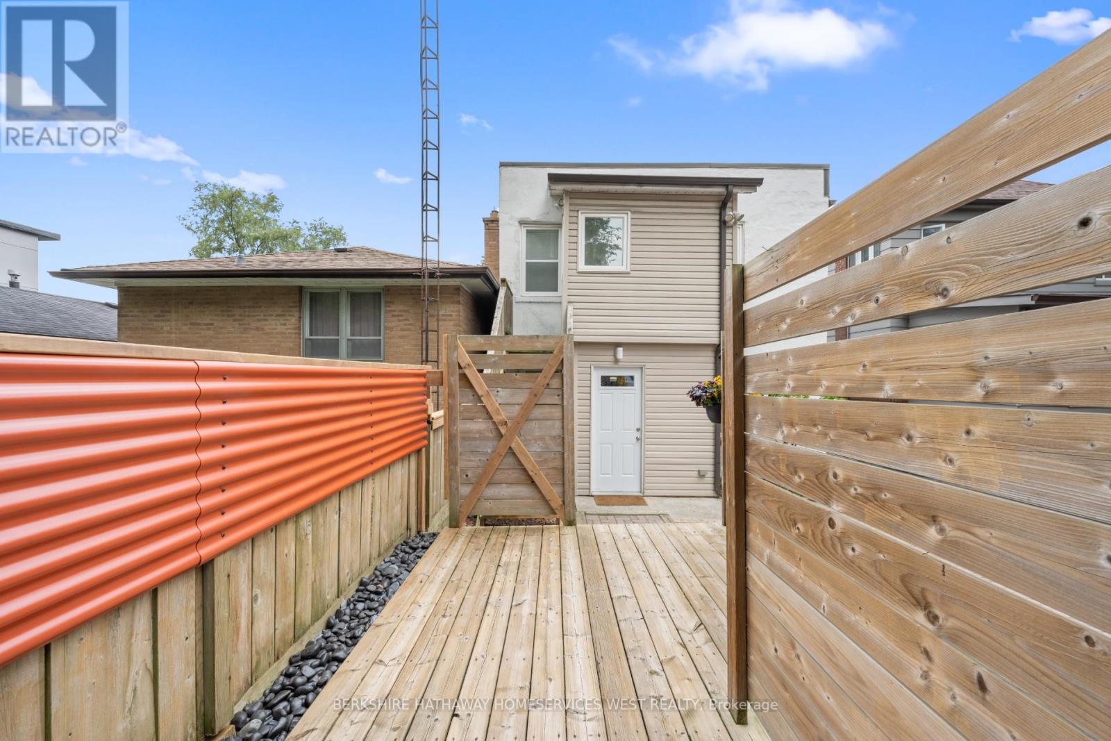 15 Runnymede Road, Toronto, Ontario  M6S 2Y1 - Photo 37 - W9295577