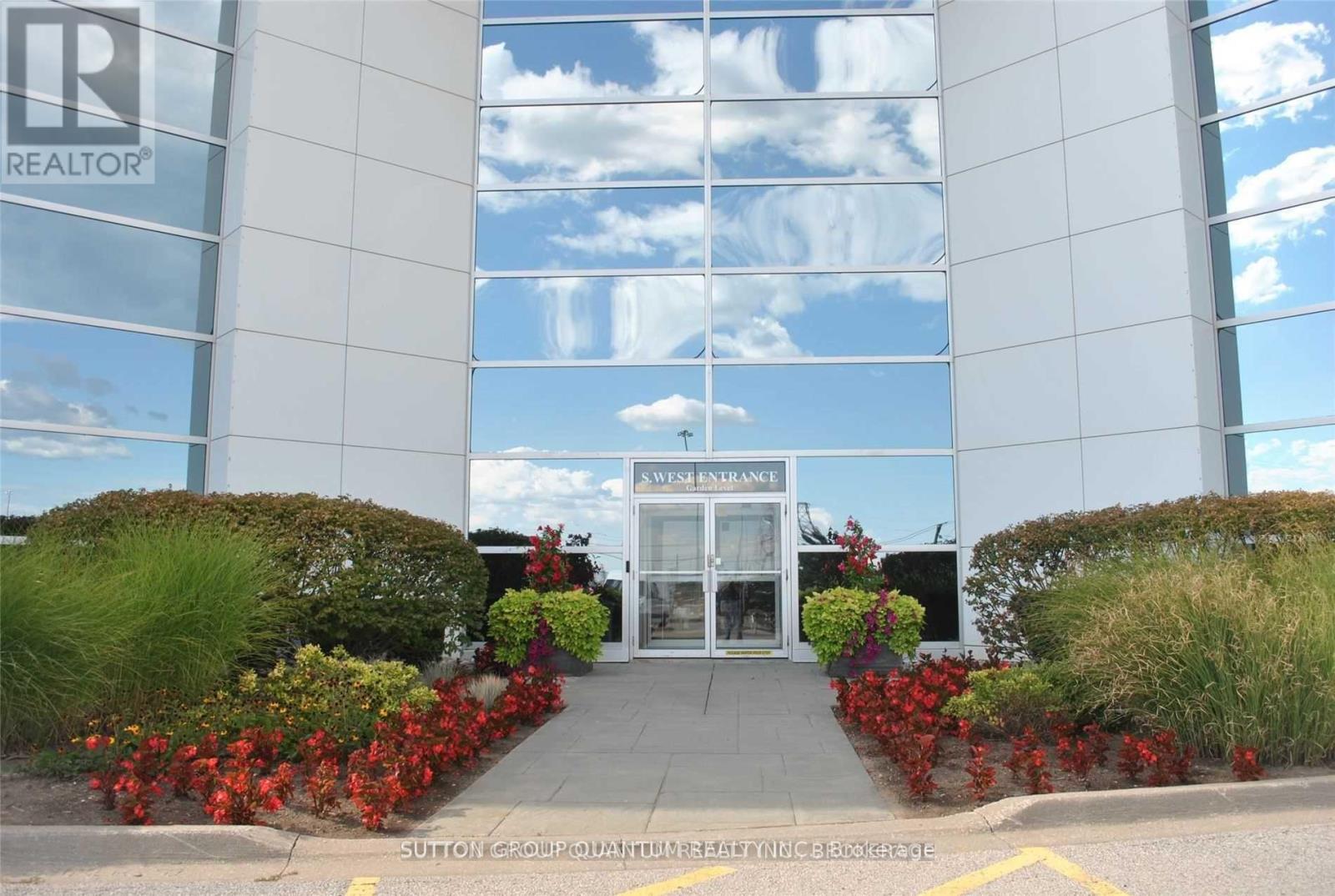 300 - 1005 Skyview Drive, Burlington, Ontario  L7P 5B1 - Photo 11 - W9295779