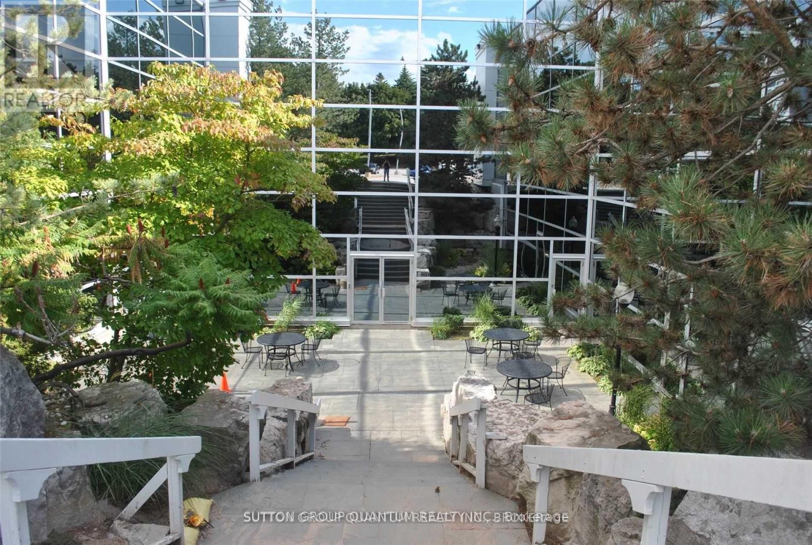 300 - 1005 Skyview Drive, Burlington, Ontario  L7P 5B1 - Photo 12 - W9295779