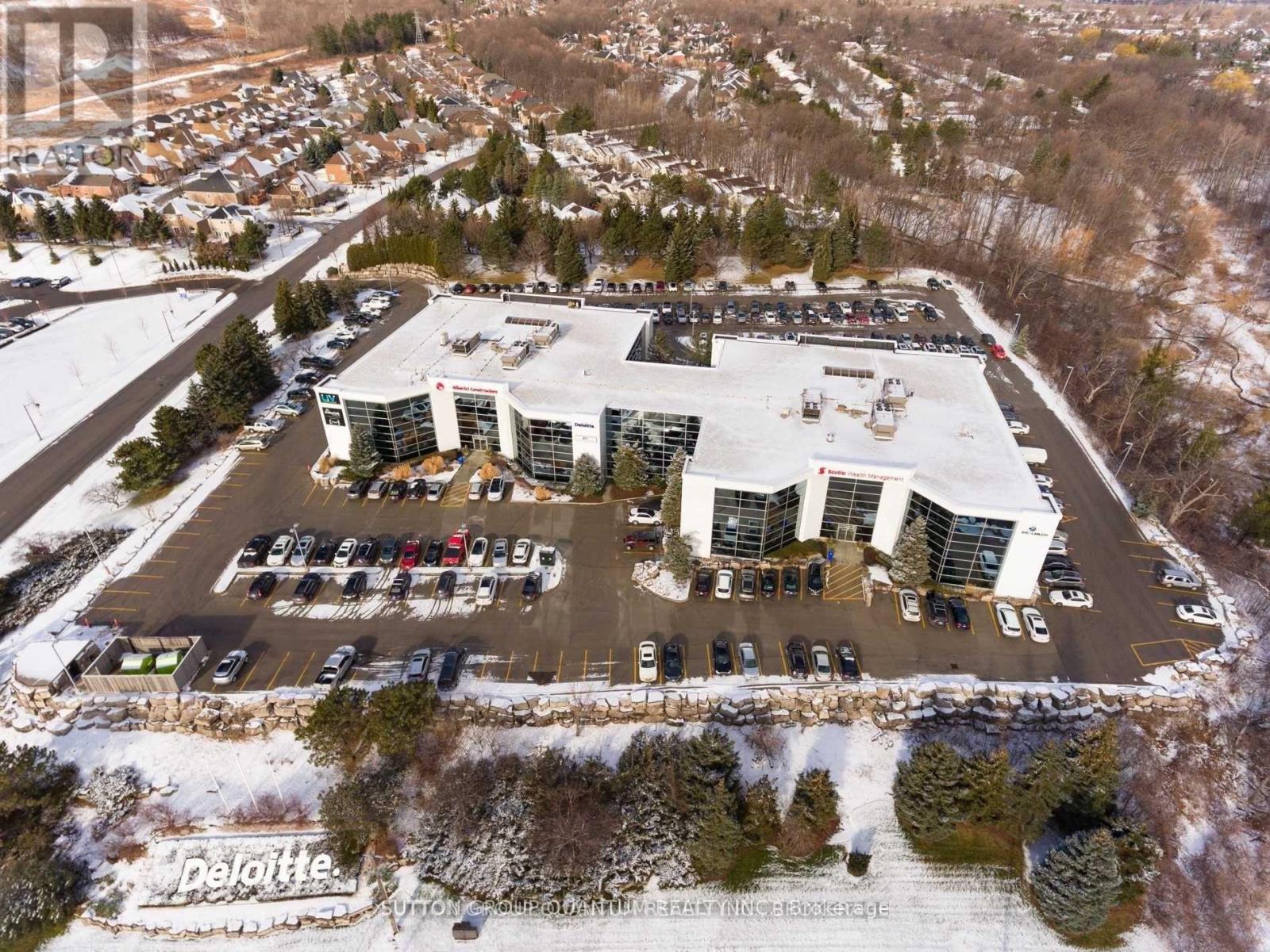 300 - 1005 Skyview Drive, Burlington, Ontario  L7P 5B1 - Photo 2 - W9295779