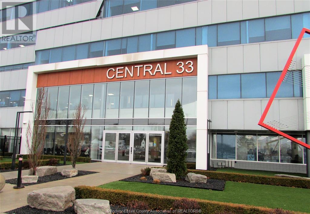 33 Princess St., Leamington, Ontario  N8H 5C5 - Photo 2 - 24020085