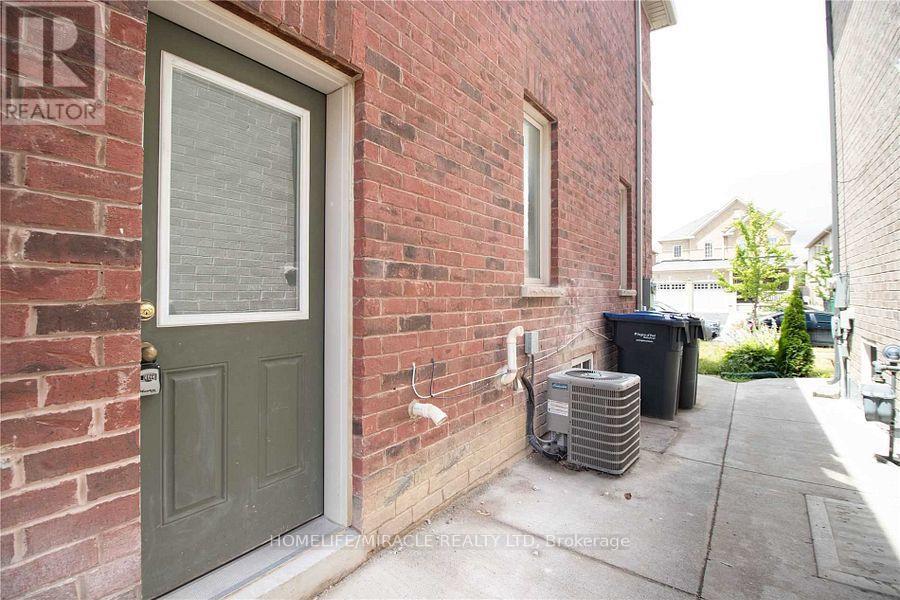 Bsmt - 11 Valerian Street, Brampton (Bram East), Ontario  L6P 3N9 - Photo 2 - W9296015