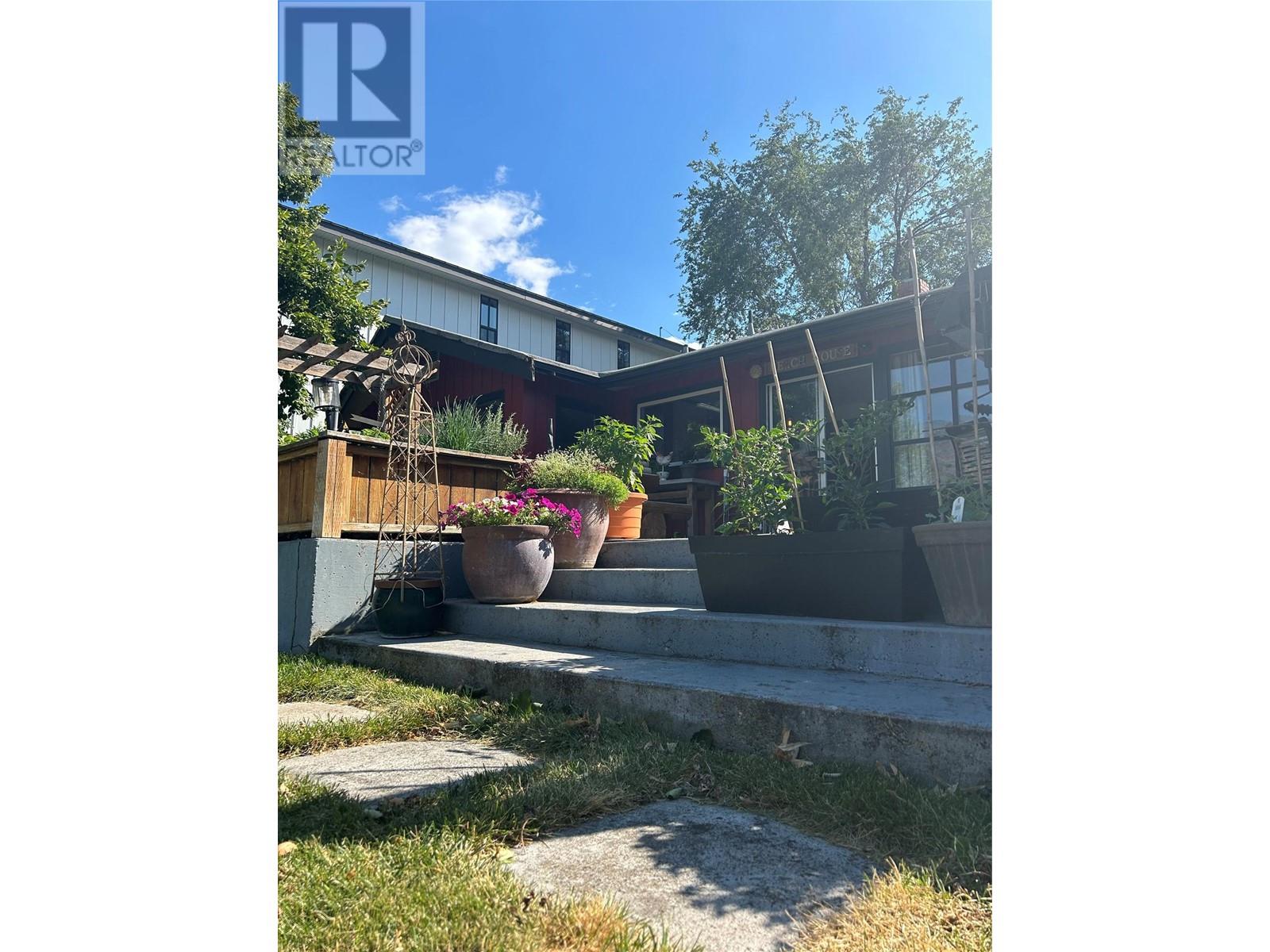 10617 81ST Street Osoyoos