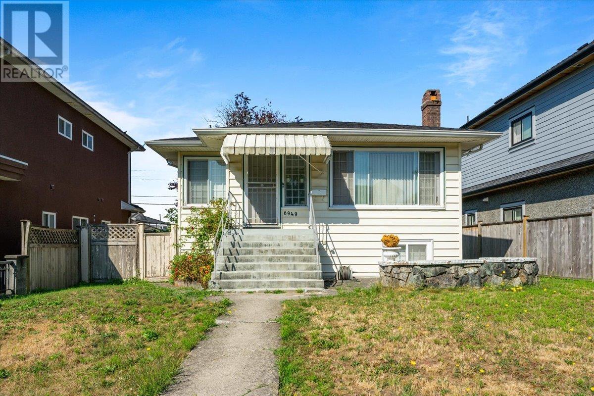 6949 Mckinnon Street, Vancouver, British Columbia  V5S 3G4 - Photo 1 - R2919852