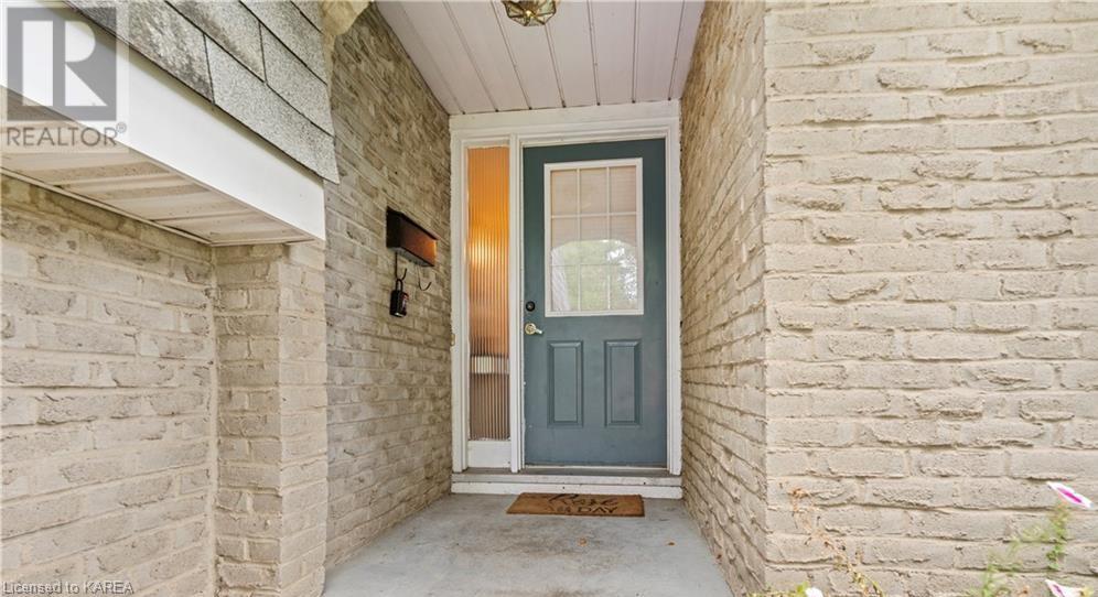 862 Kilburn Street, Kingston, Ontario  K7M 6A9 - Photo 4 - 40640793