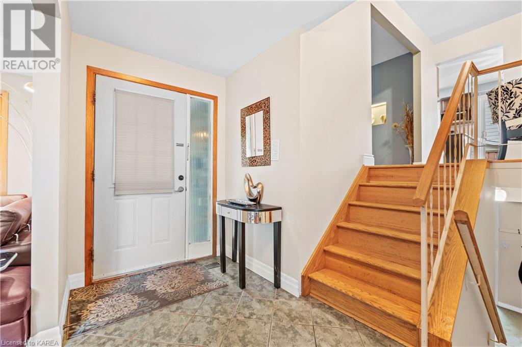 862 Kilburn Street, Kingston, Ontario  K7M 6A9 - Photo 6 - 40640793