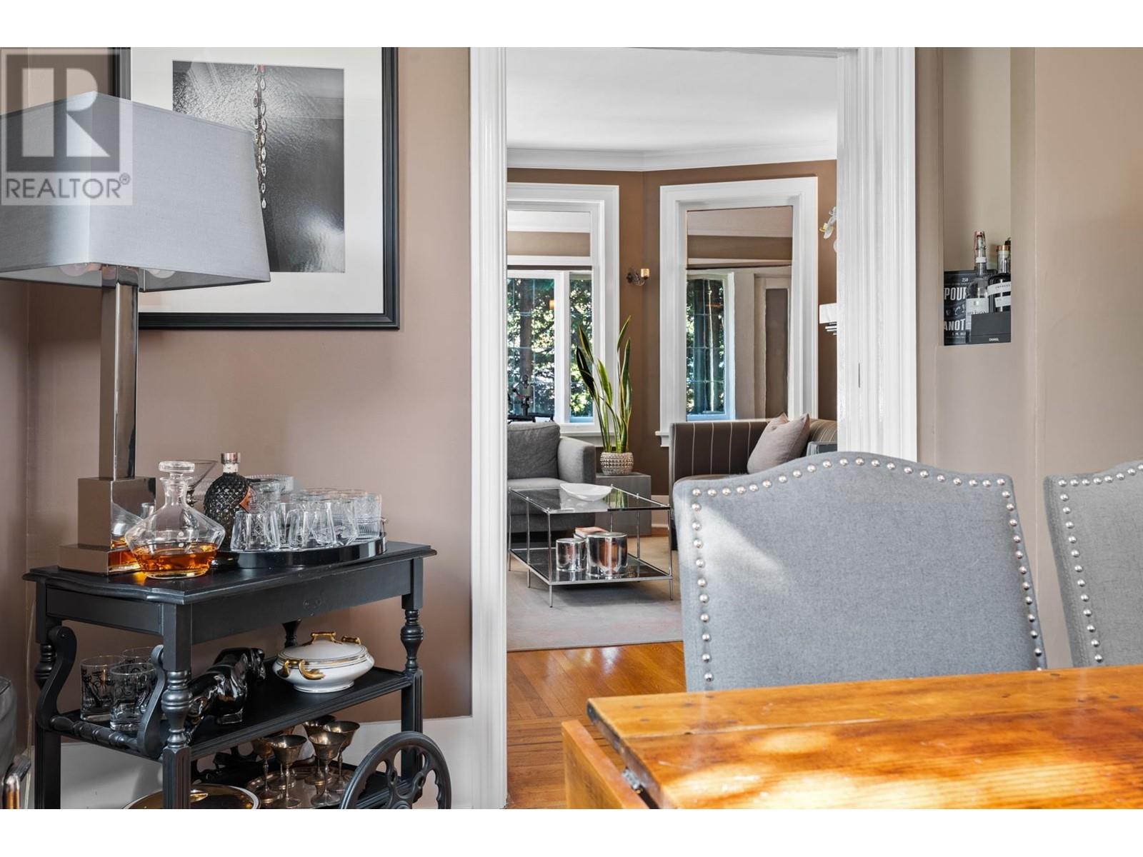 Listing Picture 12 of 40 : 2066 W 42ND AVENUE, Vancouver / 溫哥華 - 魯藝地產 Yvonne Lu Group - MLS Medallion Club Member