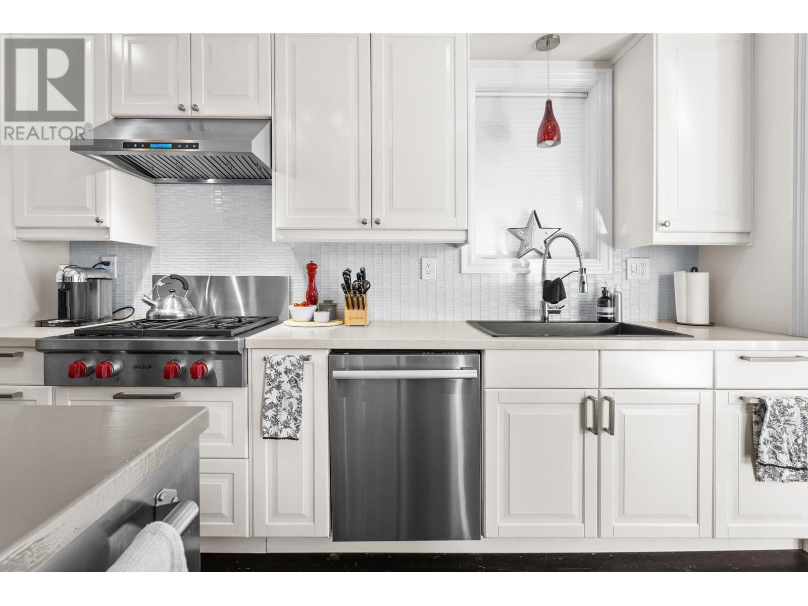 Listing Picture 14 of 40 : 2066 W 42ND AVENUE, Vancouver / 溫哥華 - 魯藝地產 Yvonne Lu Group - MLS Medallion Club Member