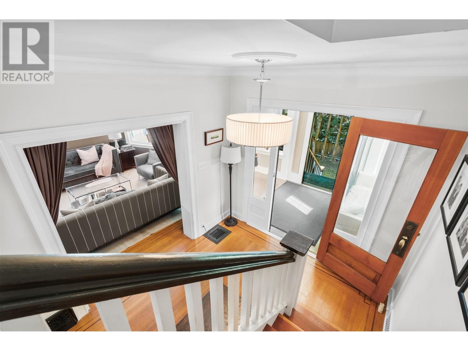 Listing Picture 21 of 40 : 2066 W 42ND AVENUE, Vancouver / 溫哥華 - 魯藝地產 Yvonne Lu Group - MLS Medallion Club Member