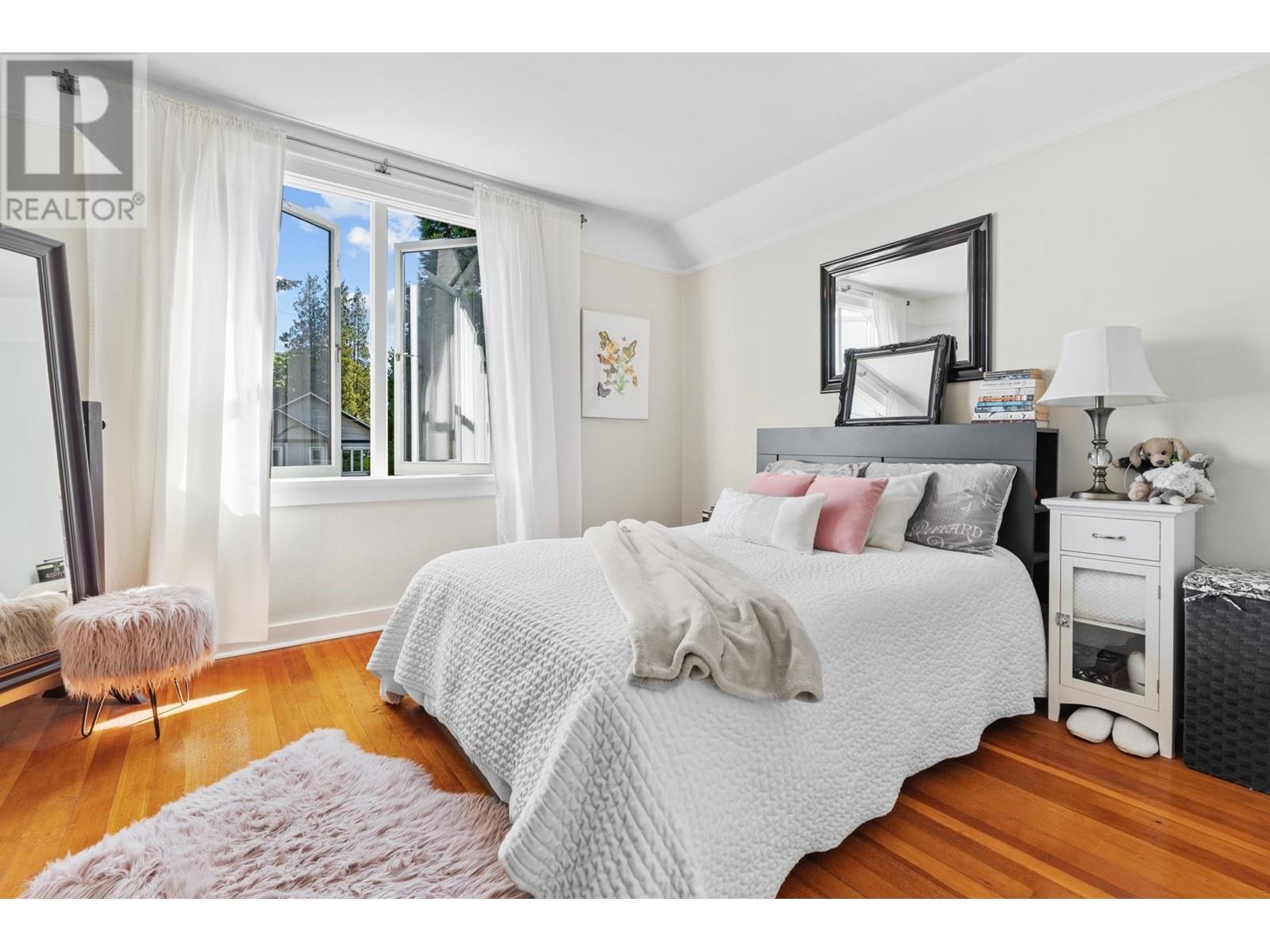 Listing Picture 25 of 40 : 2066 W 42ND AVENUE, Vancouver / 溫哥華 - 魯藝地產 Yvonne Lu Group - MLS Medallion Club Member