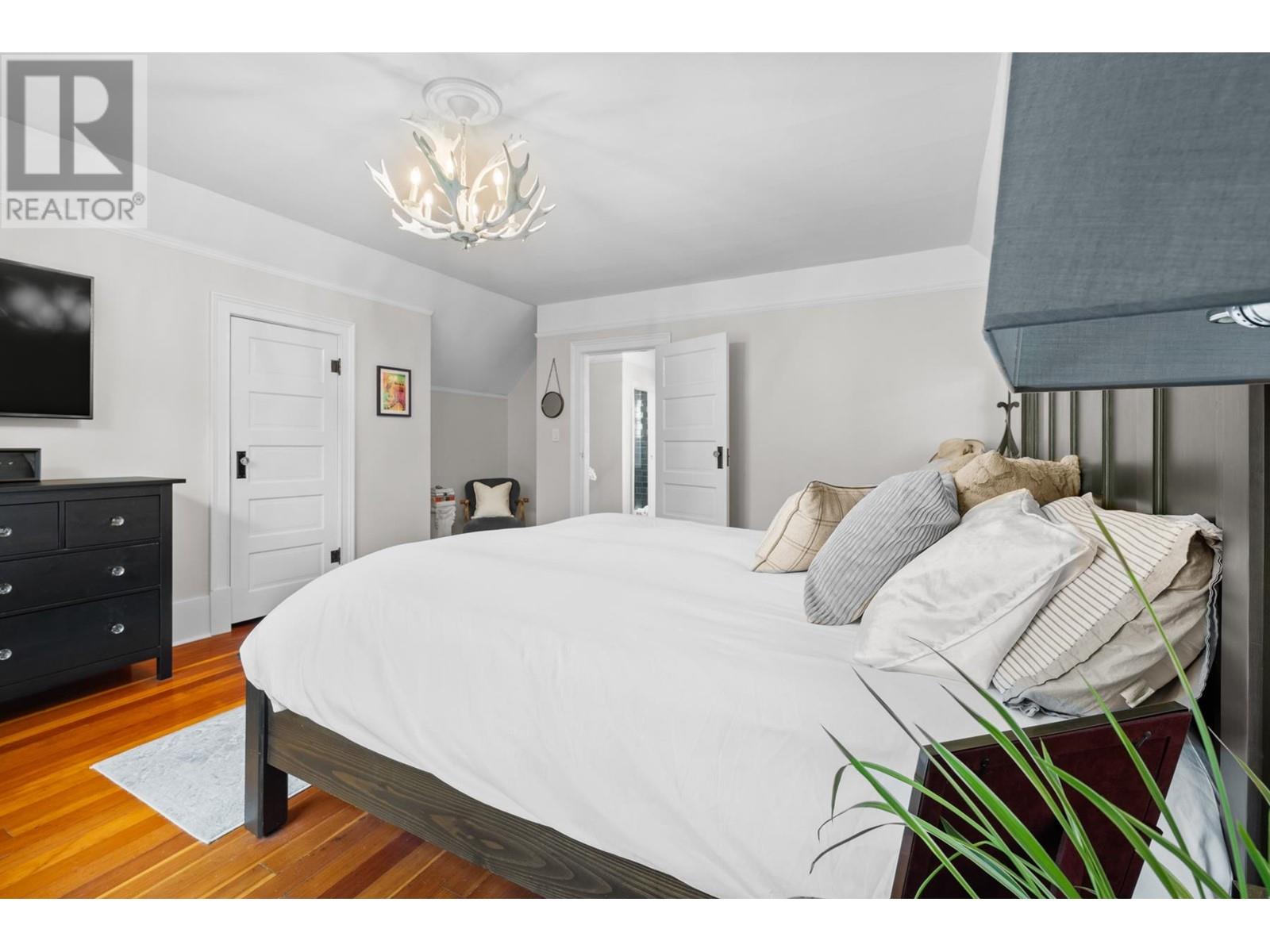 Listing Picture 26 of 40 : 2066 W 42ND AVENUE, Vancouver / 溫哥華 - 魯藝地產 Yvonne Lu Group - MLS Medallion Club Member