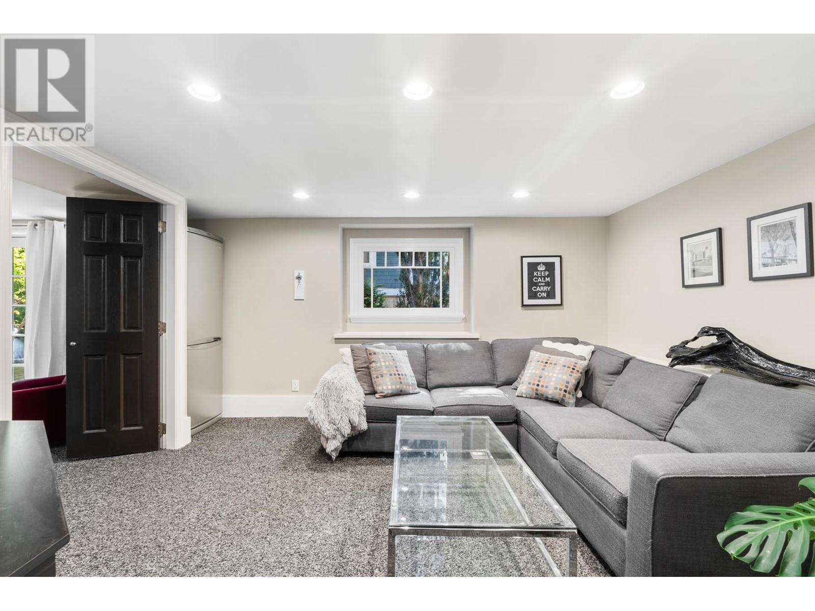 Listing Picture 33 of 40 : 2066 W 42ND AVENUE, Vancouver / 溫哥華 - 魯藝地產 Yvonne Lu Group - MLS Medallion Club Member