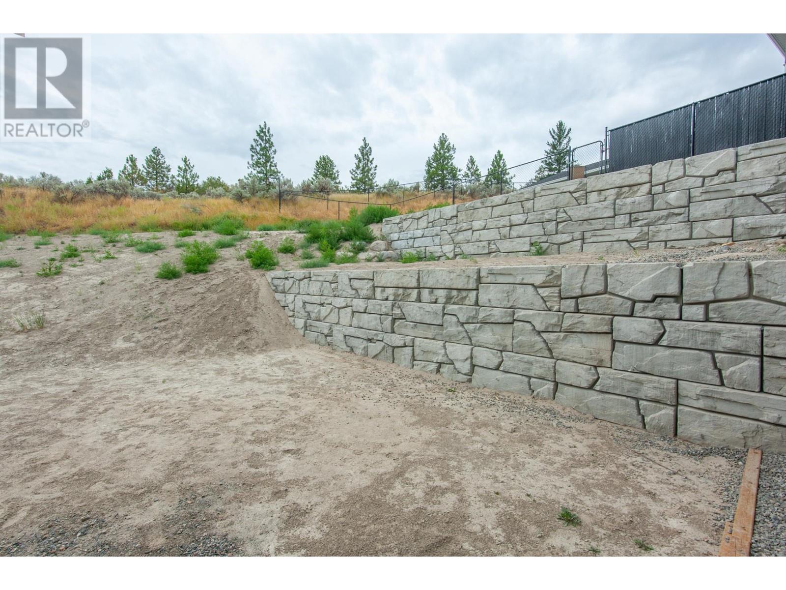 8759 Badger Drive, Kamloops, British Columbia   - Photo 28 - 180064