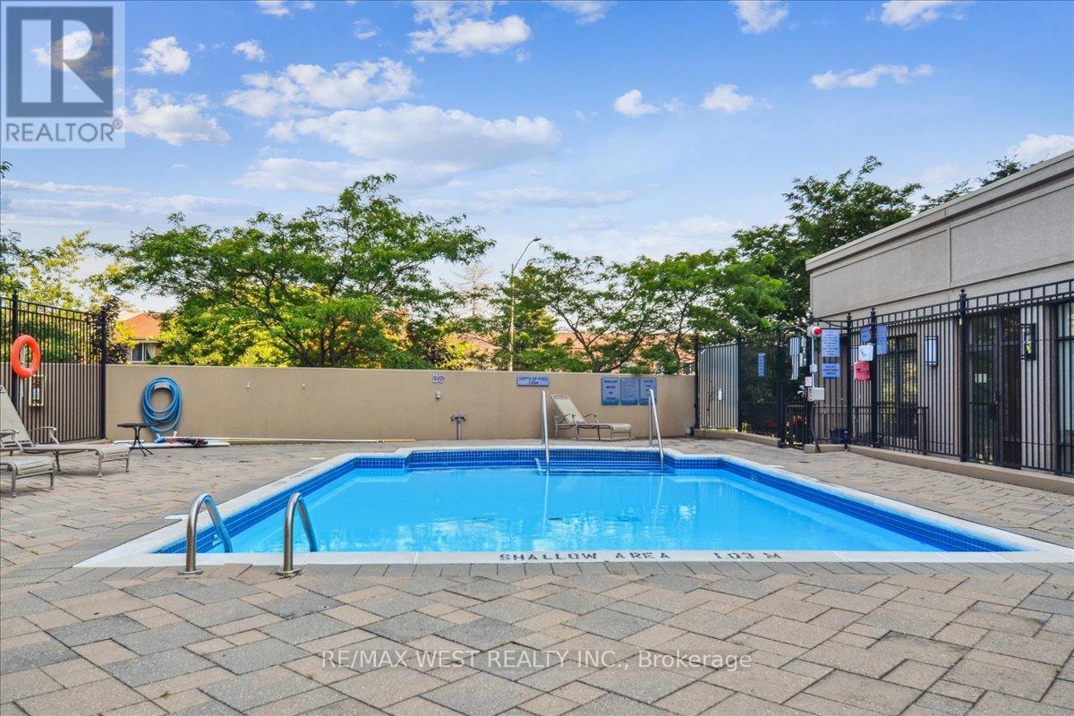 Th#111 - 220 Forum Drive, Mississauga, Ontario  L4Z 4K1 - Photo 4 - W9296479