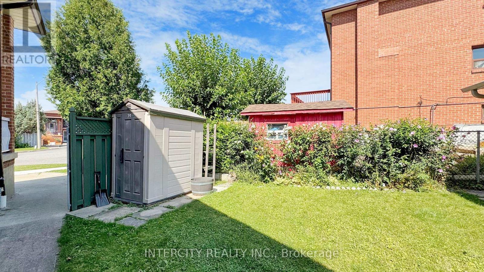 23 Fonthill Place, Toronto, Ontario  M3J 3G6 - Photo 30 - W9296548