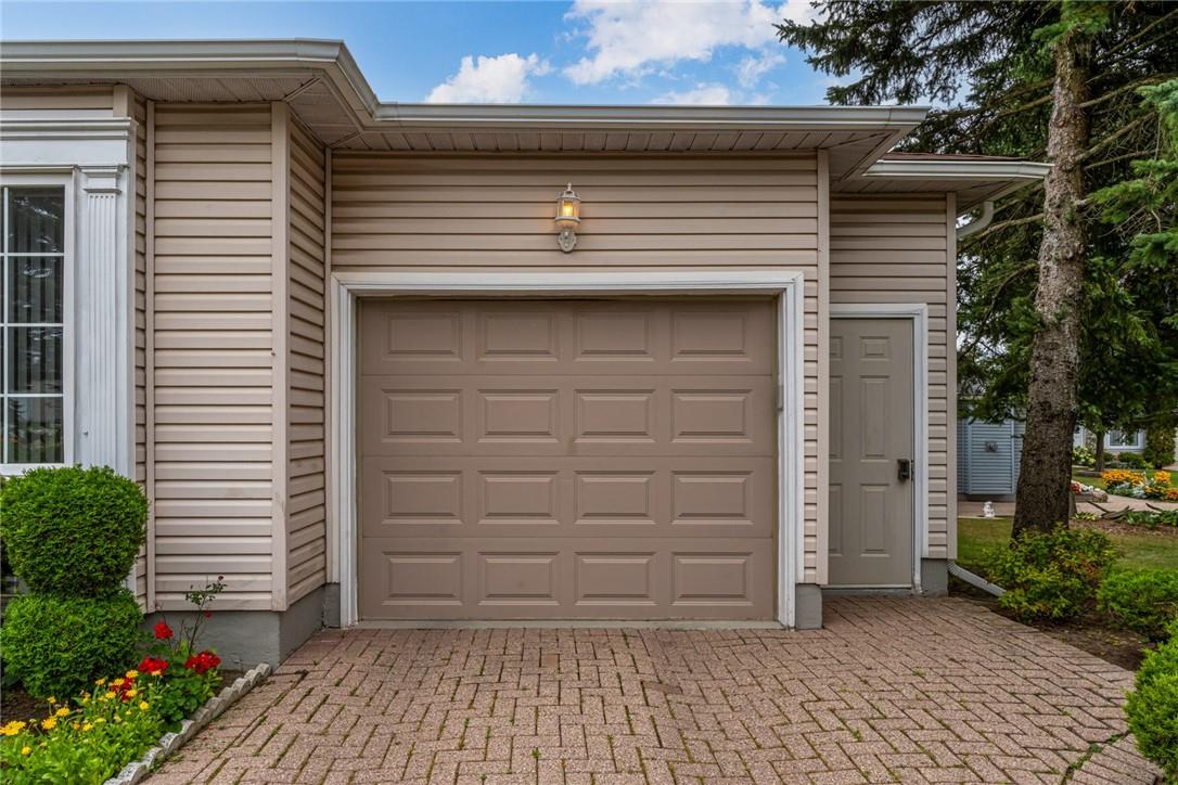 10 Silverbirch Boulevard, Mount Hope, Ontario  L0R 1W0 - Photo 2 - H4205449