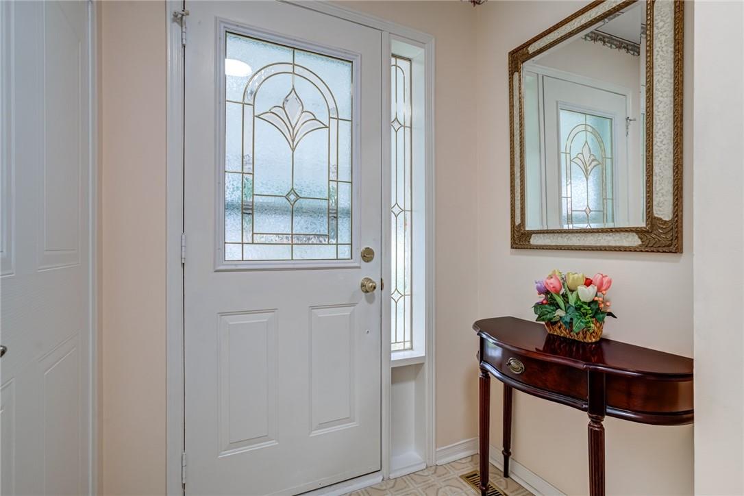 10 Silverbirch Boulevard, Mount Hope, Ontario  L0R 1W0 - Photo 4 - H4205449