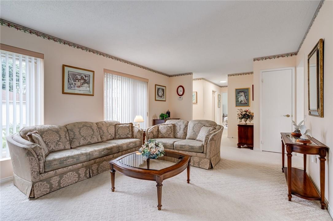 10 Silverbirch Boulevard, Mount Hope, Ontario  L0R 1W0 - Photo 5 - H4205449