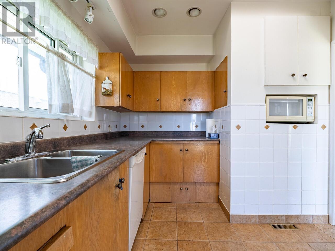 2640 E 23rd Avenue, Vancouver, British Columbia  V5R 1A6 - Photo 3 - R2919464