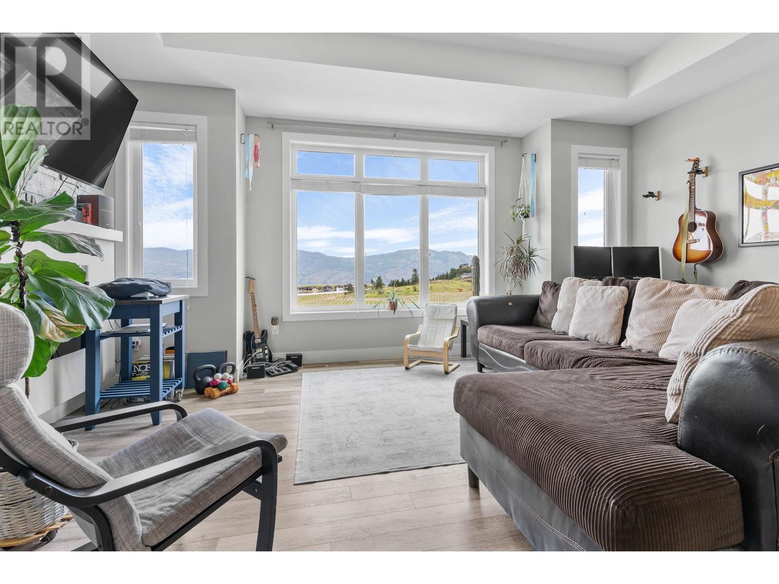 2620 Paramount Drive West Kelowna