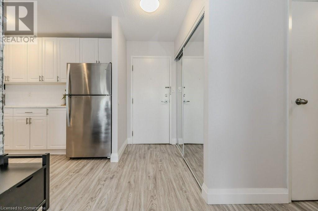 276 Eiwo Court Unit# 305, Waterloo, Ontario  N2K 3M6 - Photo 4 - 40636858