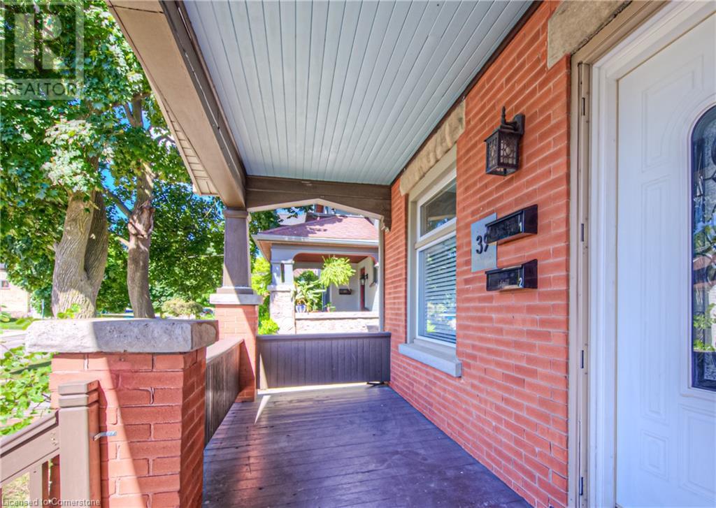 39 Cameron Street N, Kitchener, Ontario  N2H 3A2 - Photo 2 - 40639093