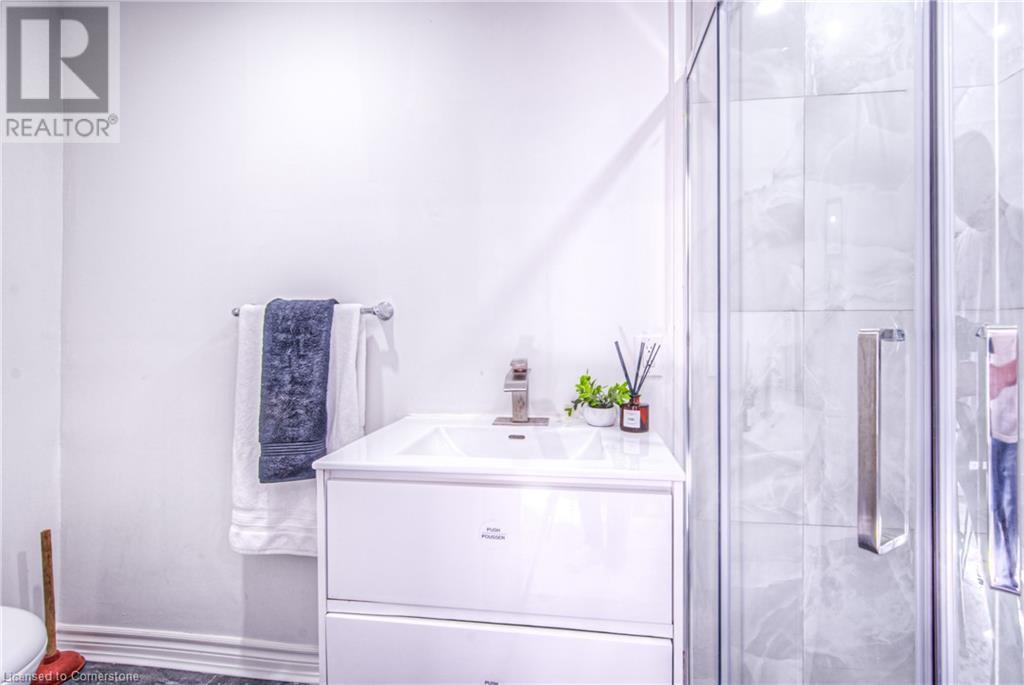 39 Cameron Street N, Kitchener, Ontario  N2H 3A2 - Photo 29 - 40639093