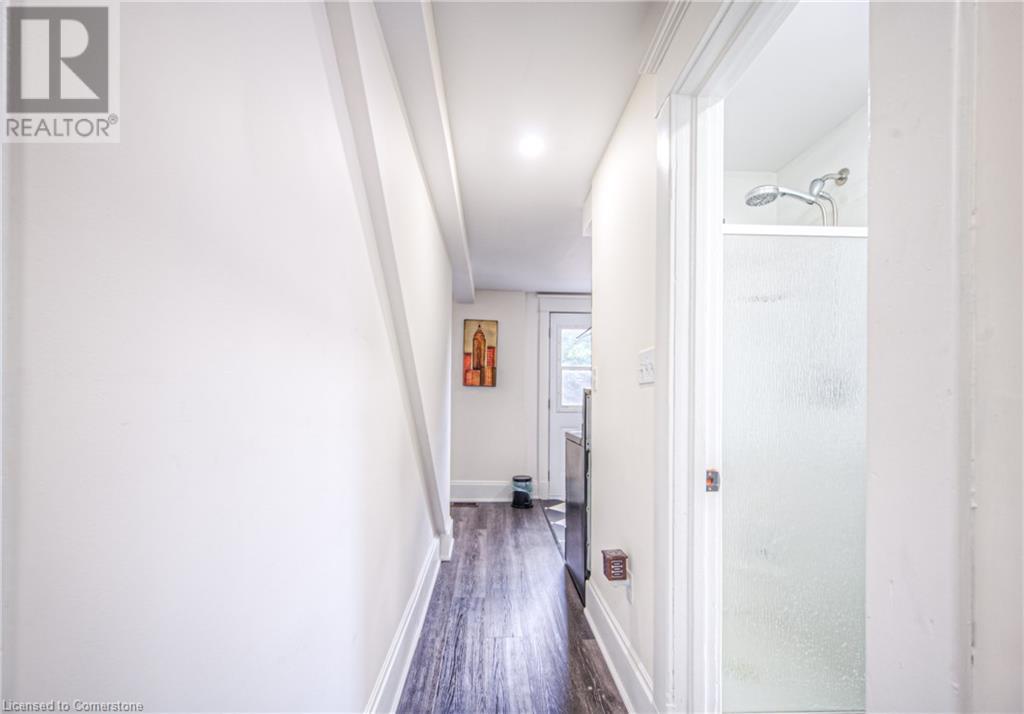 39 Cameron Street N, Kitchener, Ontario  N2H 3A2 - Photo 4 - 40639093