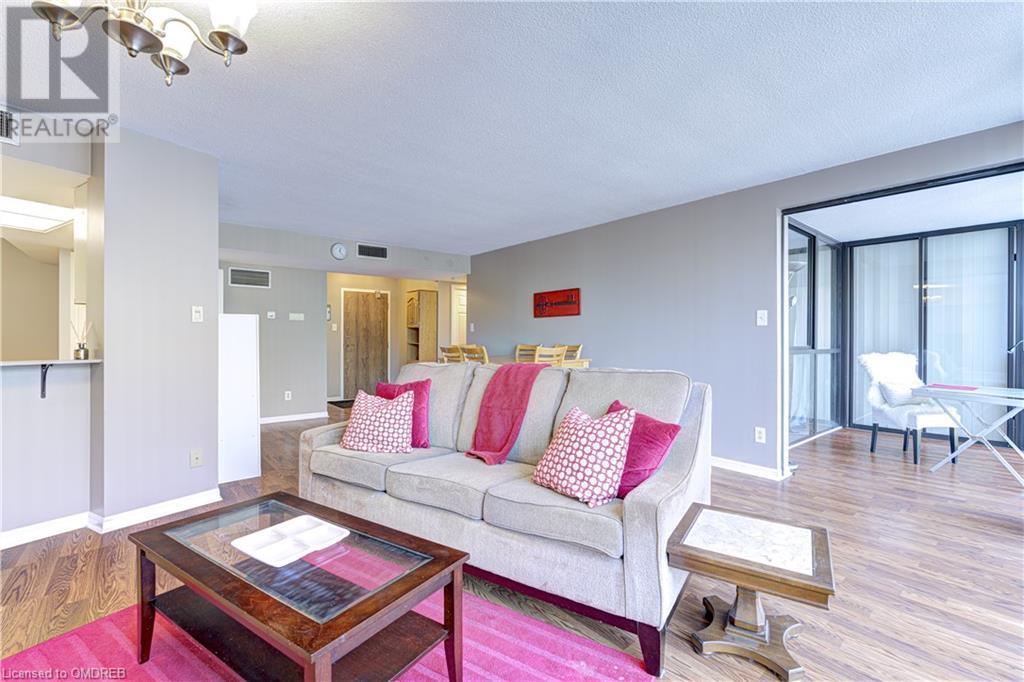 1240 Marlborough Court, Oakville, Ontario  L6H 3K7 - Photo 6 - 40639128